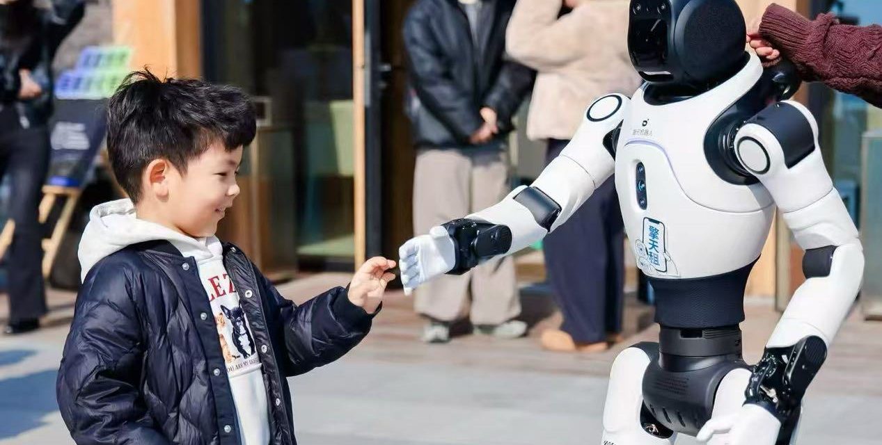 黄晓明投了家机器人租赁公司，擎天租天使轮融资亿元